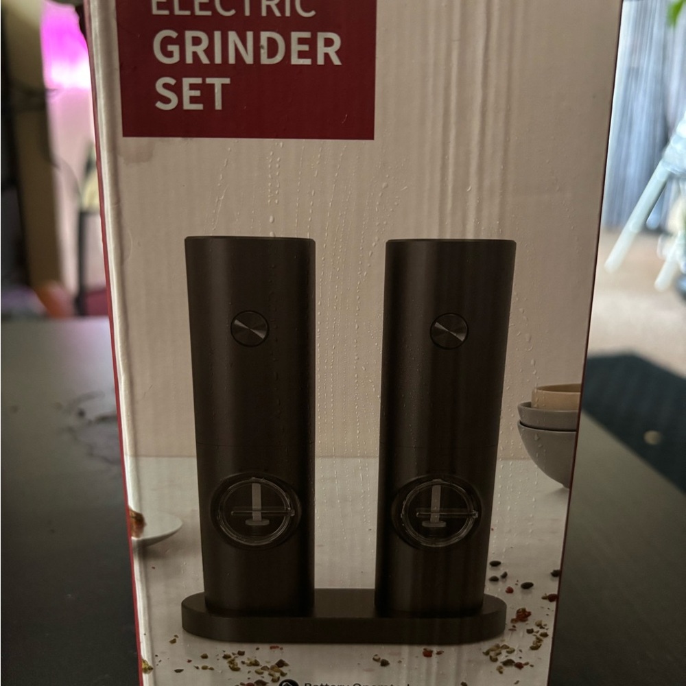Electric Grinder Set in Black